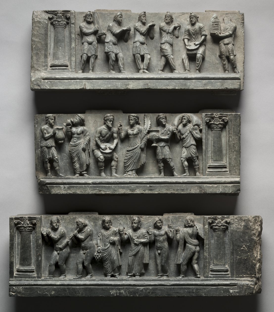 Babylonian Relief, Pakistan, Gandhara, Buner Area, Early Cushion Period (Ed 1-3to) (Schist) av Pakistani School