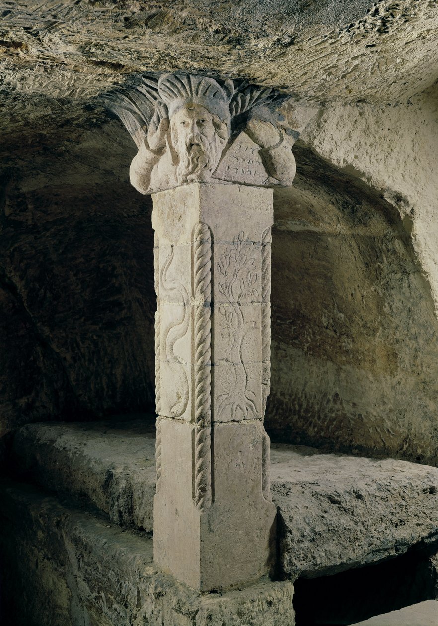 Kolonn från kryptan, med Moses huvud som huvudstad, 415 e.Kr. av Paleo Christian