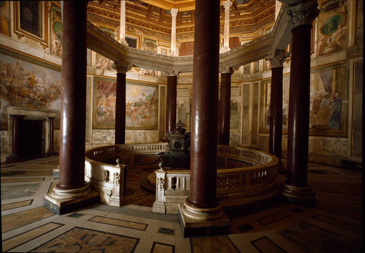 Interiörvy av det paleokristna dopkapellet San Giovanni in Laterano (St. John Laterano) (Lateran-dopkapellet eller San Giovanni in Fonte), byggt omkring 440. Rom av Paleo Christian