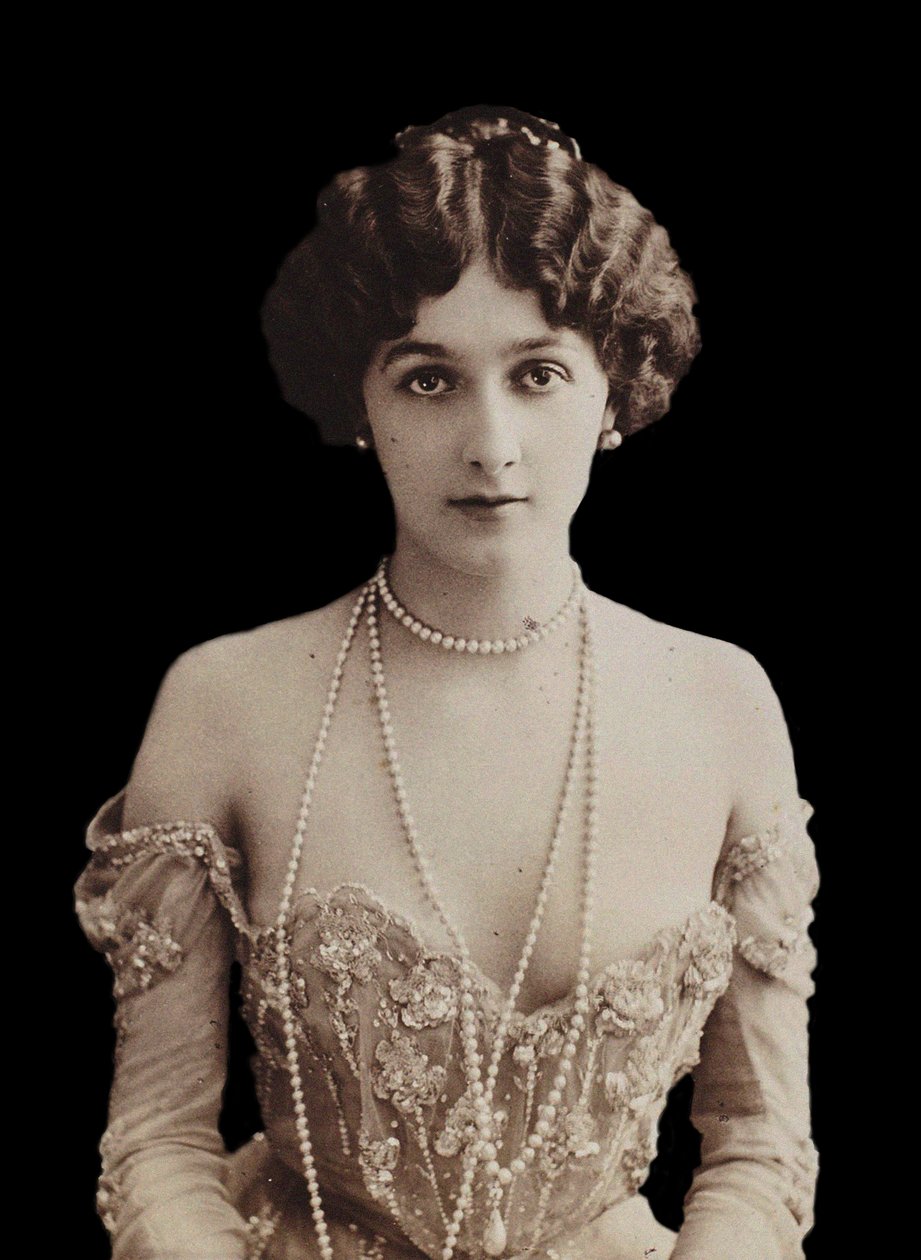 Porträtt av operasångerskan Lina Cavalieri 1874-1944. av Paris . Photo studio Reutlinger
