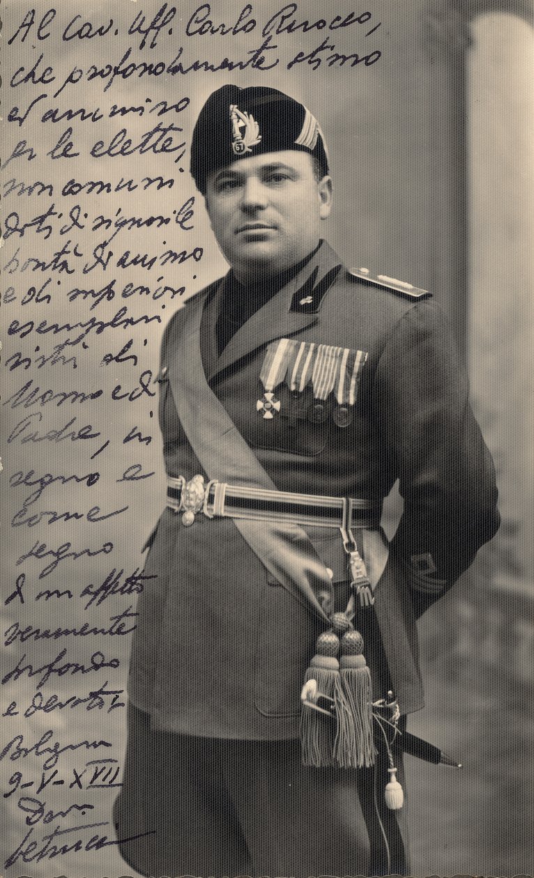 Album "MVSN- Blackshirts": Centurion of the Militia i full uniform, 05/1939 (s/v foto) av Pasquini Pasquini