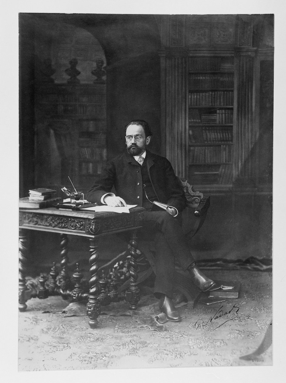 Emile Zola (1840-1902) i sitt arbetsrum av Paul Nadar