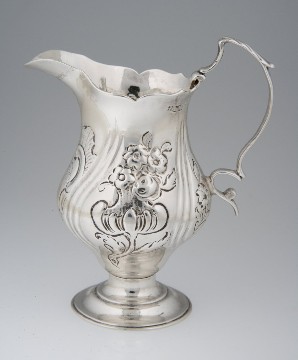 Creampot (silver) av Paul Revere