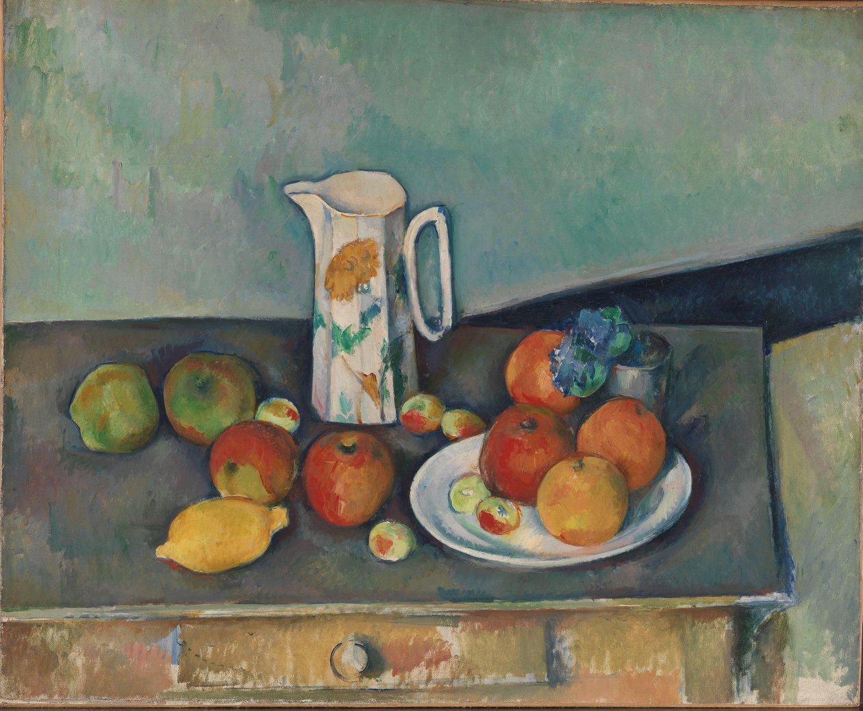 Franska: Nature morte, pot à lait et fruits sur une table Still life med mjölkkanna och frukter på ett bord (Nature morte, pot à lait et fruits sur une table) av Paul Cézanne