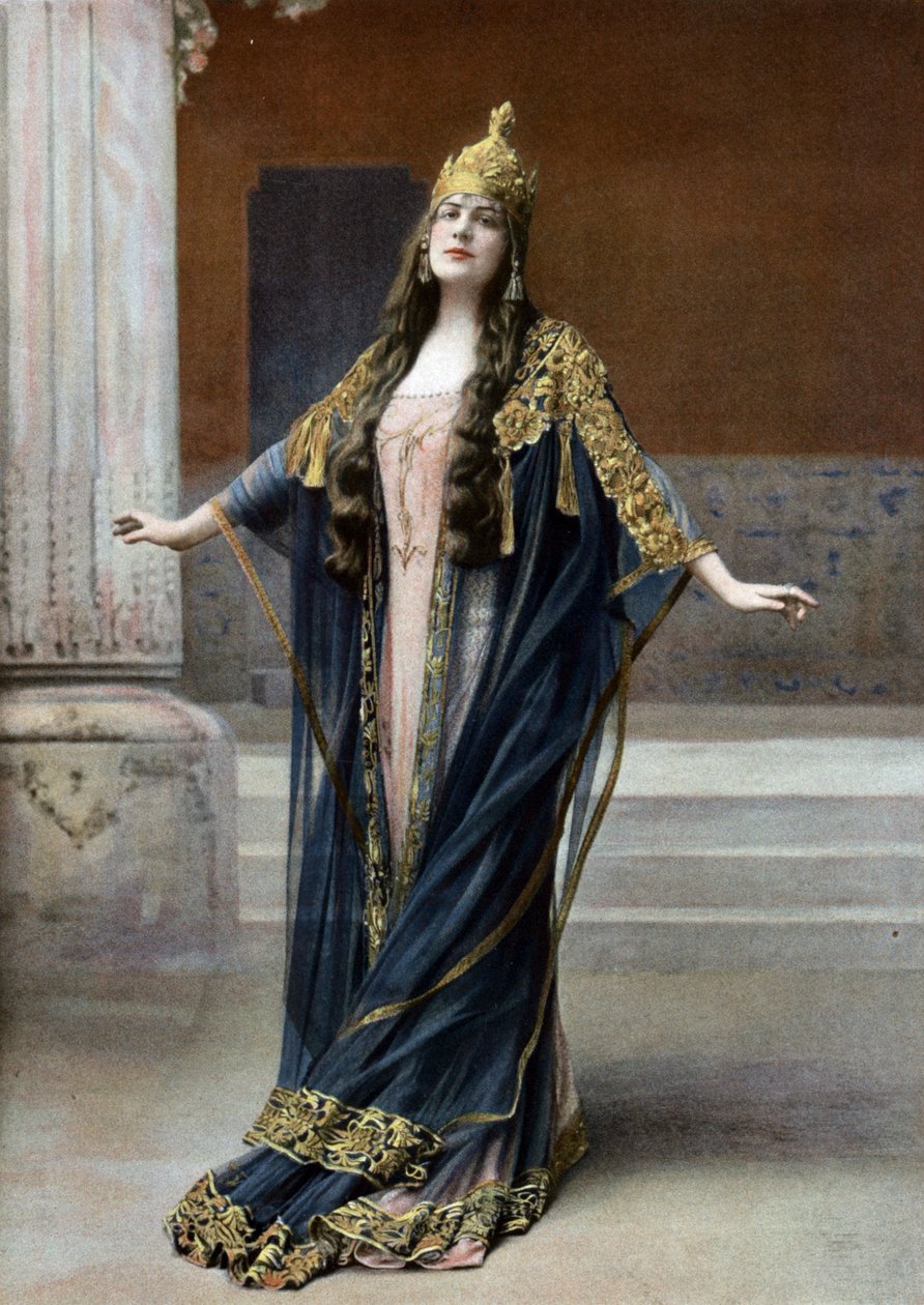 Operasångerskan Lucy Arbell (1882-1947) som drottning Amahelli i operan "Bacchus", Paris, foto Nadar från franska tidningen "Le Theatre" jul 1909 av Paul Nadar