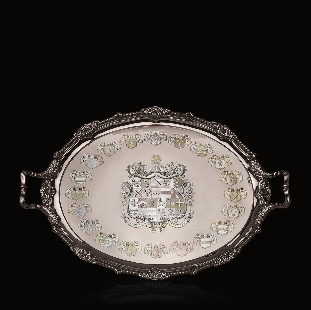 George III tebricka med heraldisk gravyr av Paul Storr