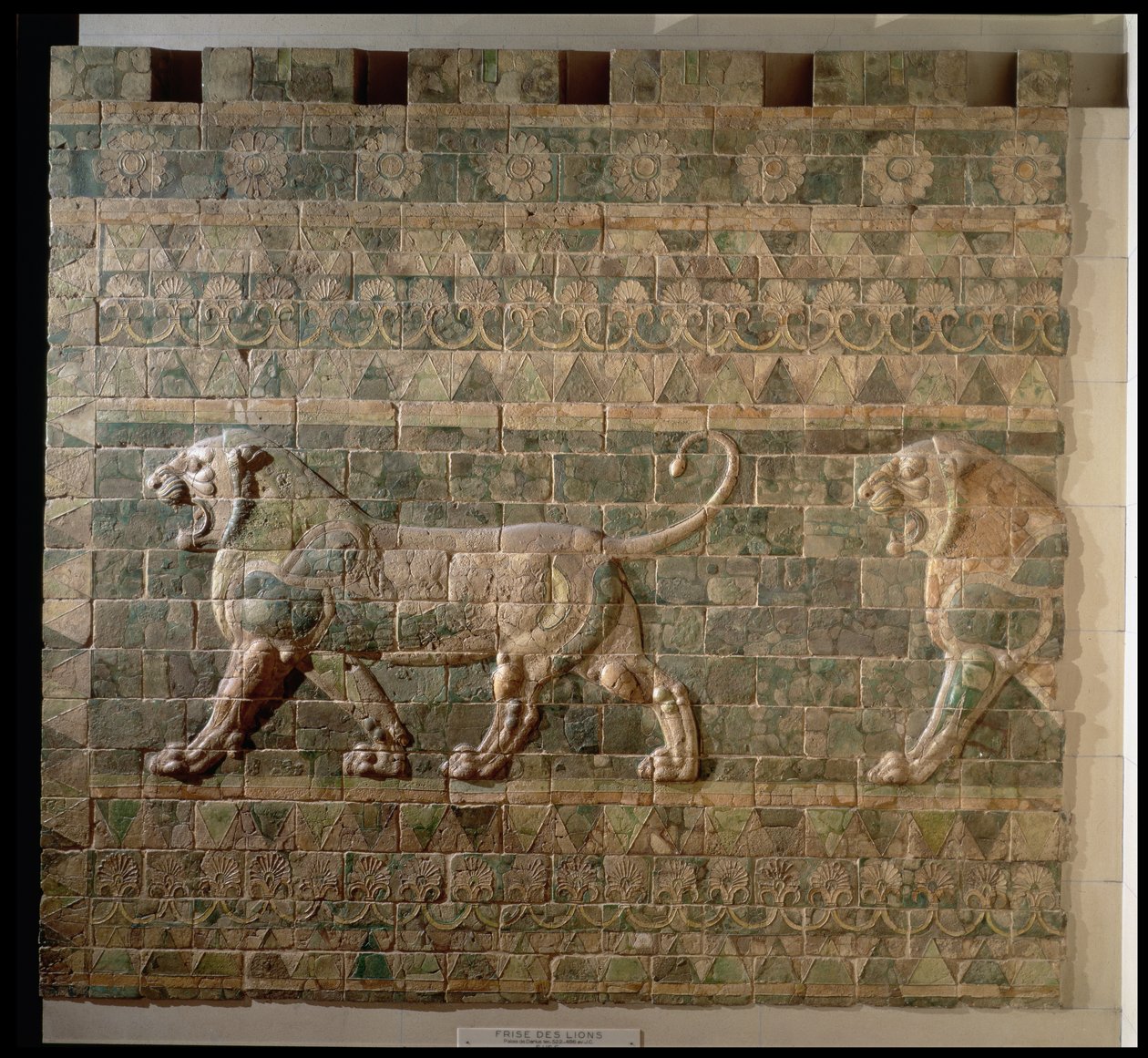 00351 Lejonfris från Darius den stores palats (548-486 f.Kr.) från Susa, Iran, Achaemenidperioden, ca 500 f.Kr. (glaserade tegelstenar) av Persian School