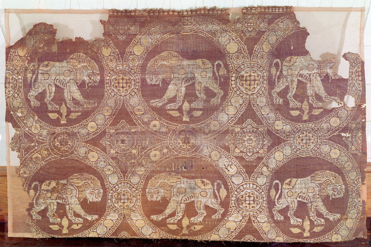 Tyg från St. Julians grav, 300-500-talet (textil) av Persian School