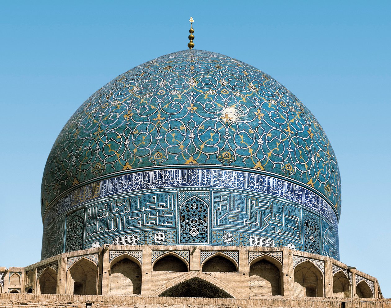 Persisk arkitektur (Safavid): den kungliga moskéns kupol (eller Masjid I-Shah): detalj av keramiken från entrén. 1612-1630. Isfahan (Isfahan eller Espahan, Esfahan), Iran. av Persian School