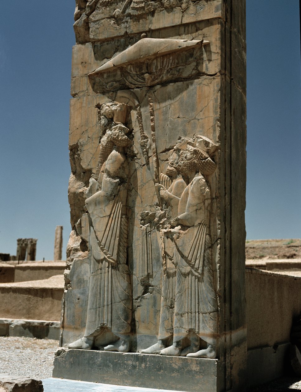 Utsikt över tripylonen i Darius-palatset, 600-talet f.Kr av Persian School
