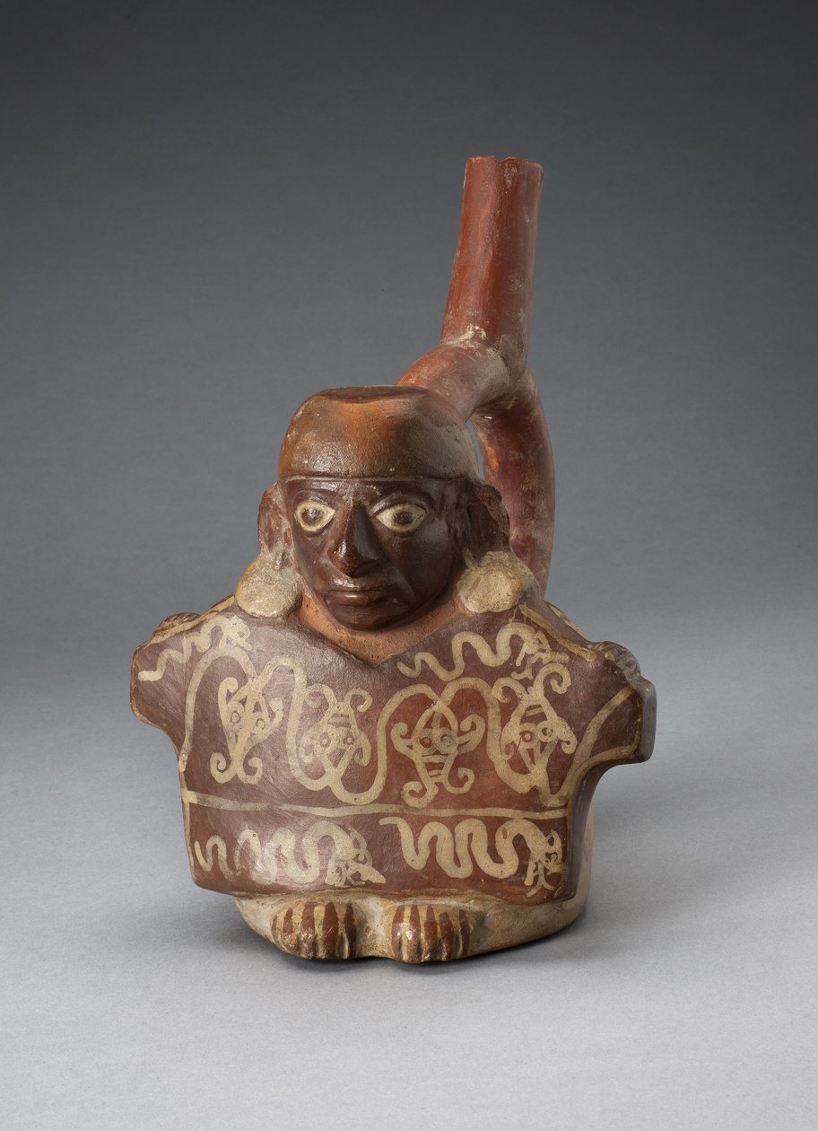 Stigbygelpipskärl föreställande man som håller dekorerad textil, 100 BC-AD 500 av Peruvian School