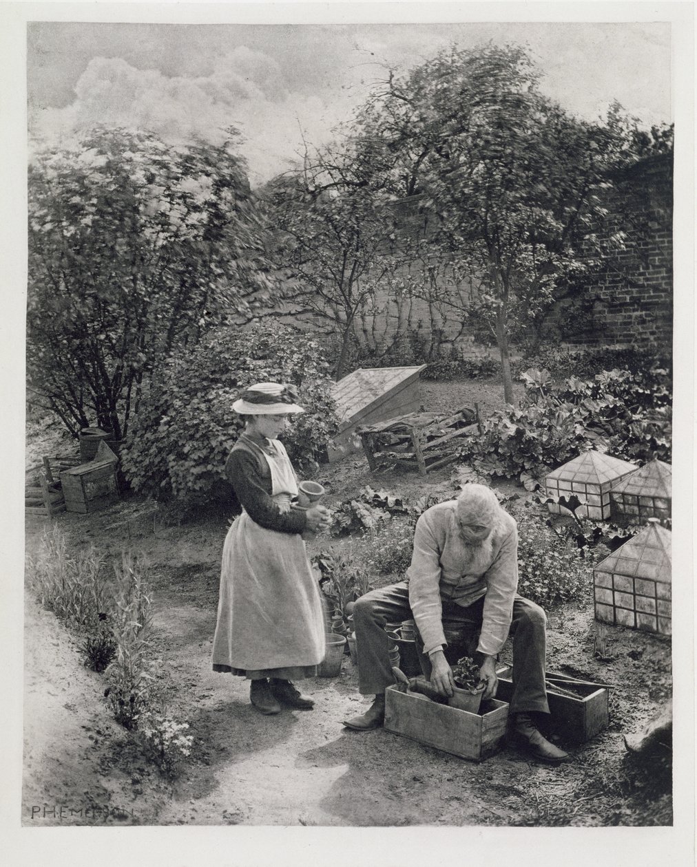 En gammel mand og hans datter havearbejde swed av Peter Henry Emerson