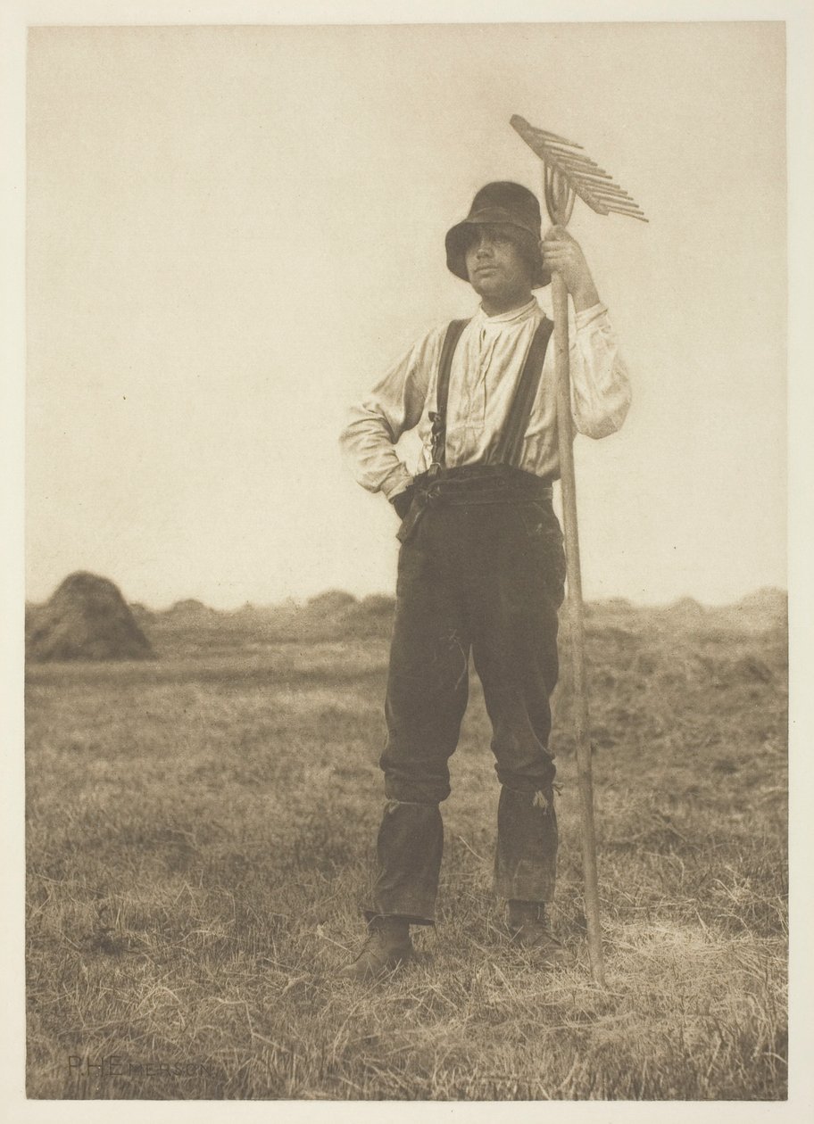 Haymaker with Rake (Norfolk) av Peter Henry Emerson