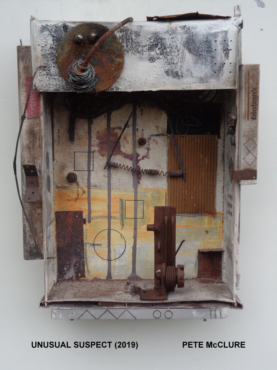 OVENLIG MISSTÄNK. 2019 av Peter McClure