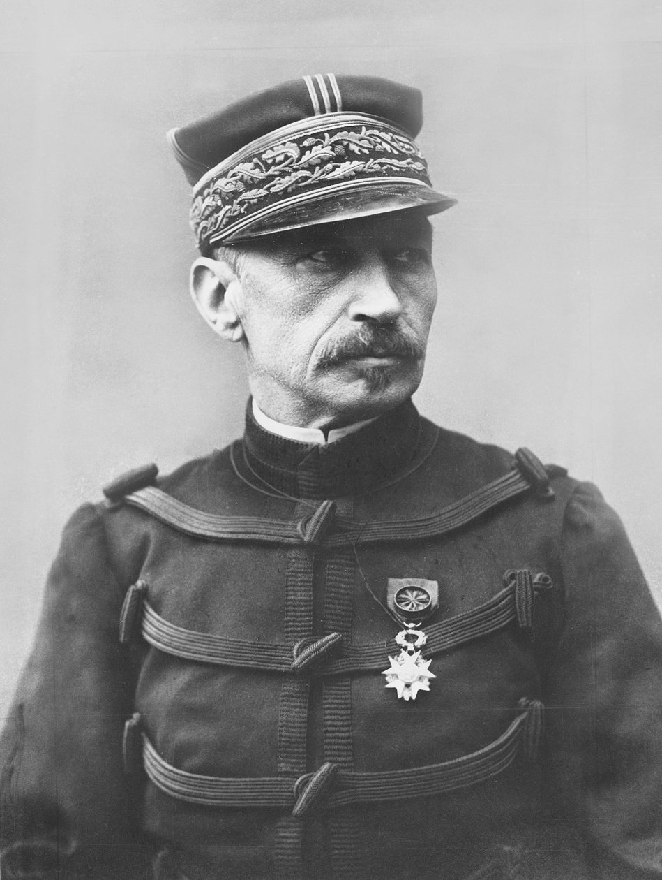 Porträtt av general Louis André av Petit