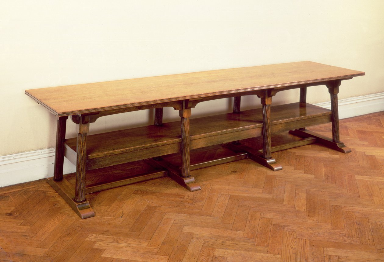 Hallbord (mahogny) av Philip Webb