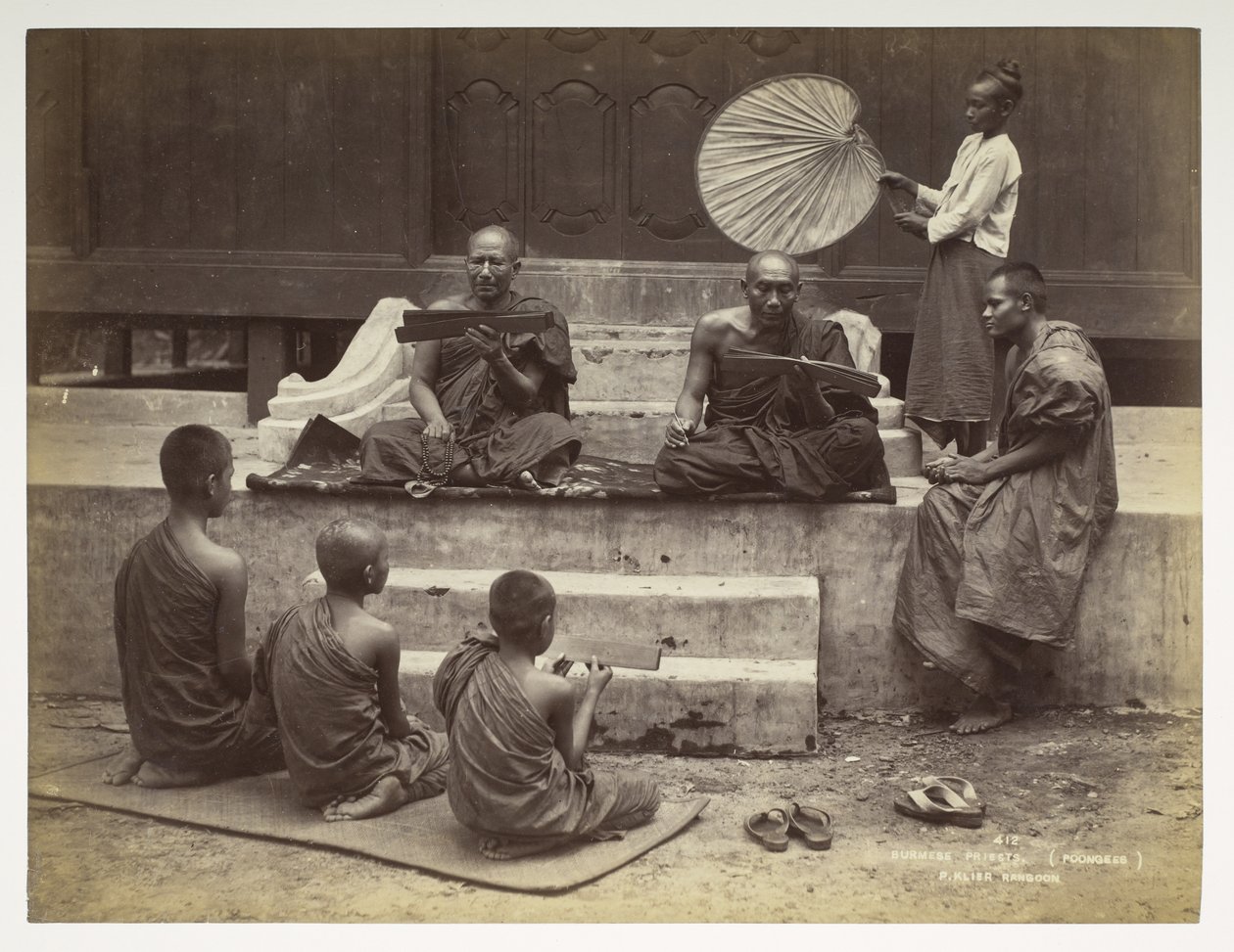 Burmesiska präster (Pongees), från Views of Burma av Philip Adolphe Klier