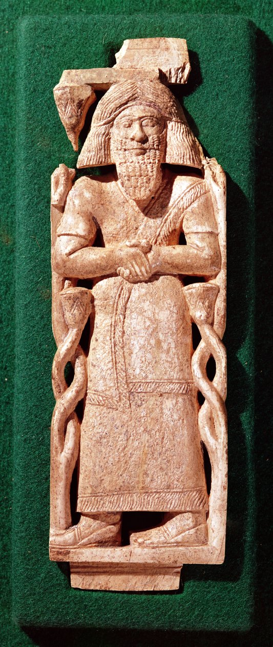 Elfenbensplakett av en gud, från statsbädden av Hazael, kung av Damaskus, Syrien, från Arslan Tasch (Hadatou) c.840 f.Kr. av Phoenician