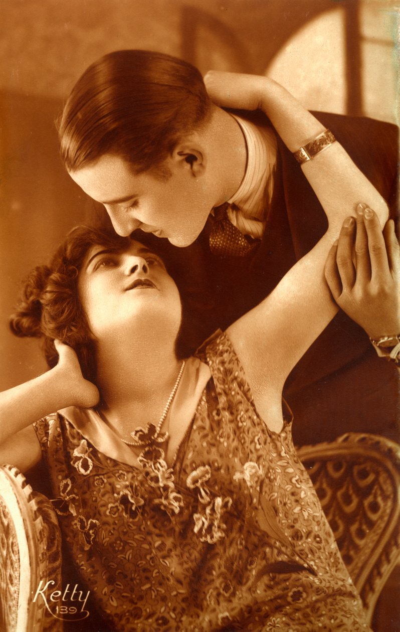 Franska par från 1920-talet omfamnar av Photographer French