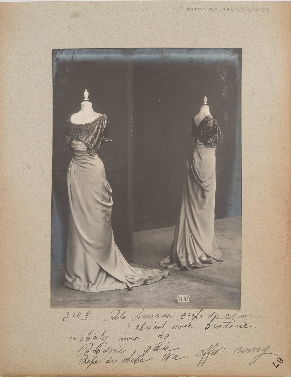 Albumsida: House of Worth, Balklänning av Photographer French
