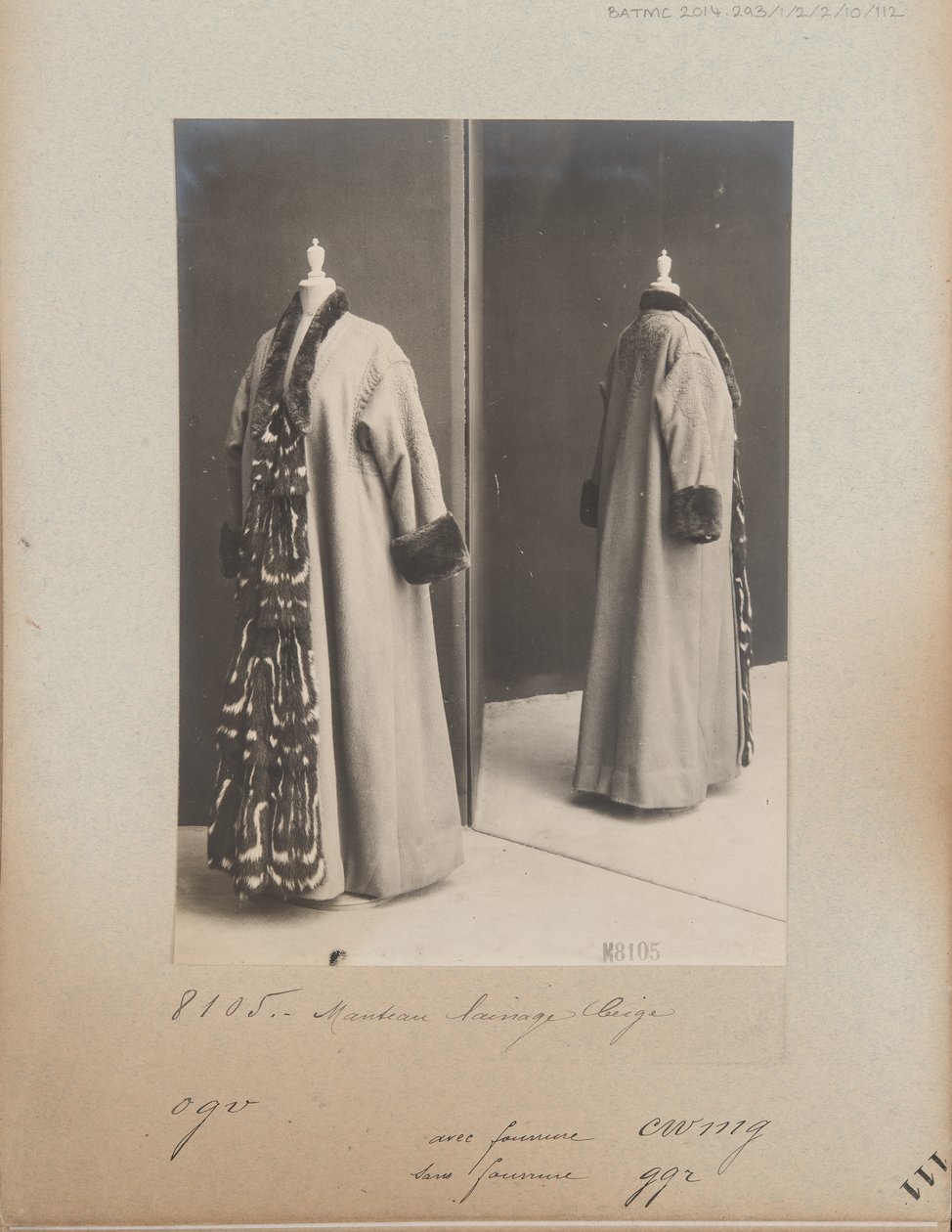 Albumsida: House of Worth, Coat av Photographer French