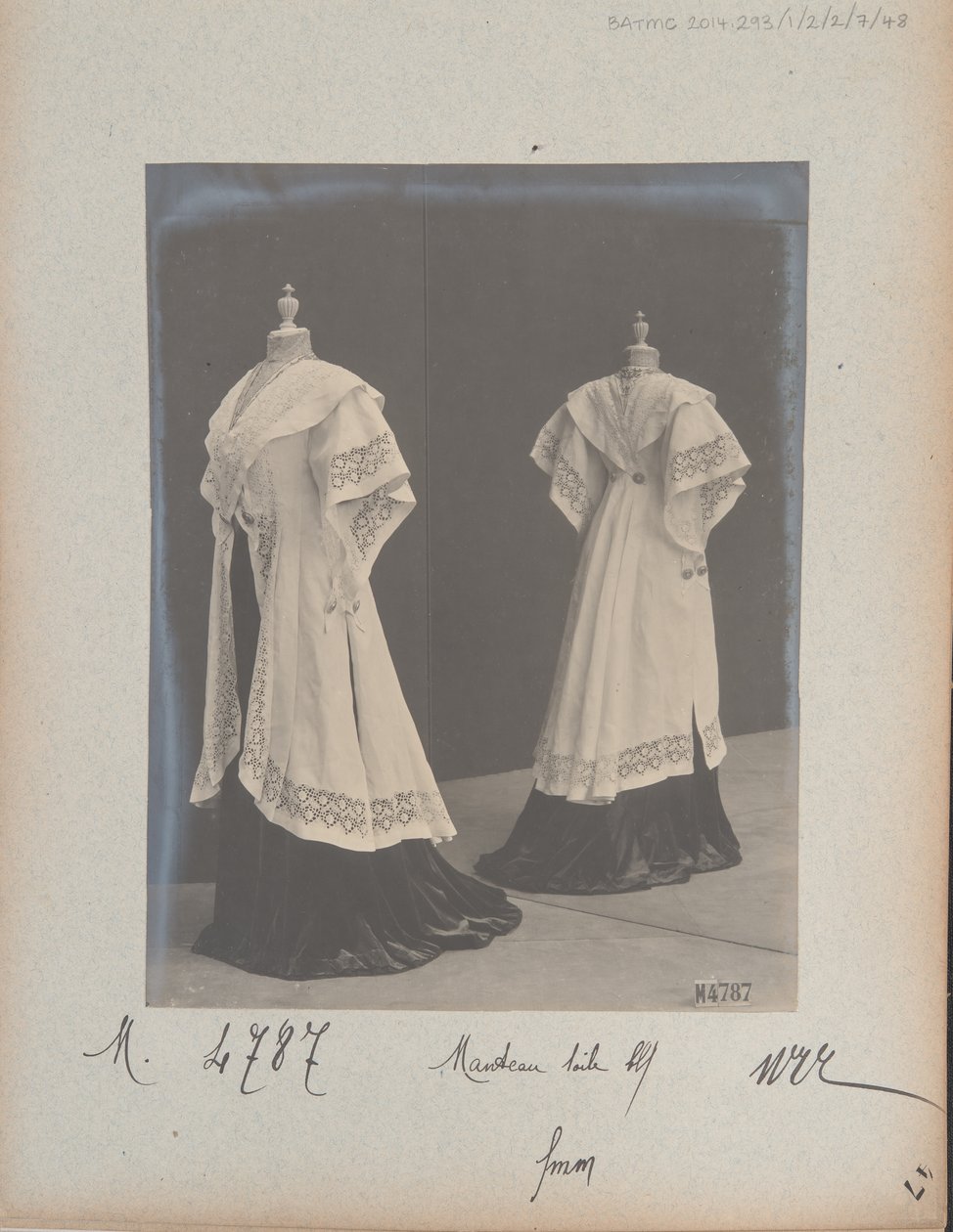 Albumsida: House of Worth, Coat av Photographer French