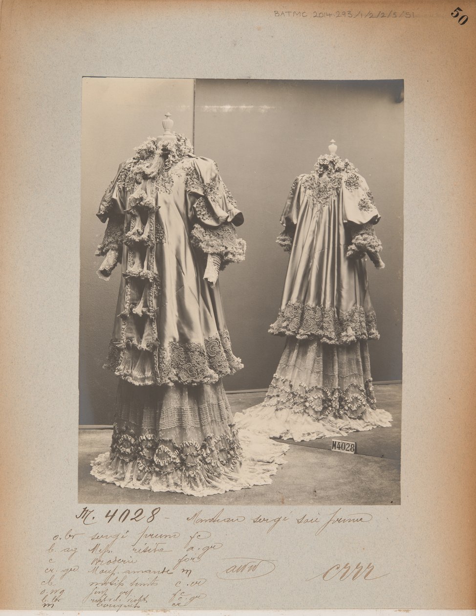 Albumsida: House of Worth, Coat av Photographer French