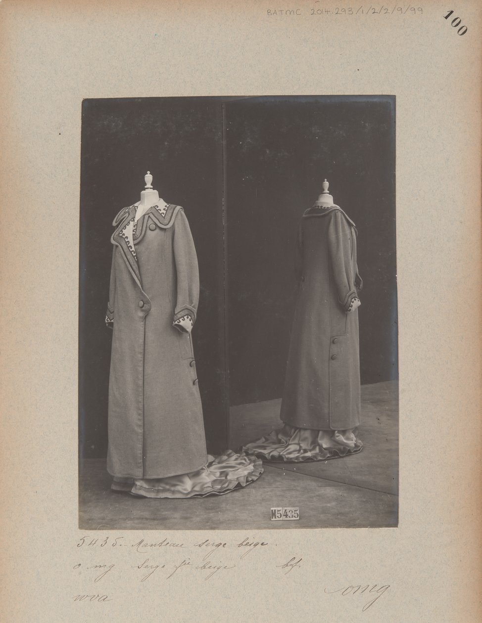 Albumsida: House of Worth, Coat av Photographer French