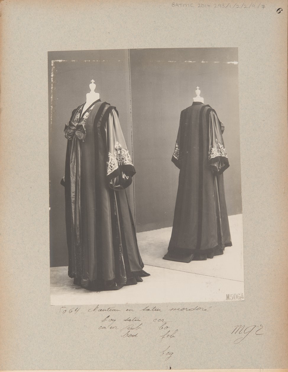 Albumsida: House of Worth, Coat av Photographer French