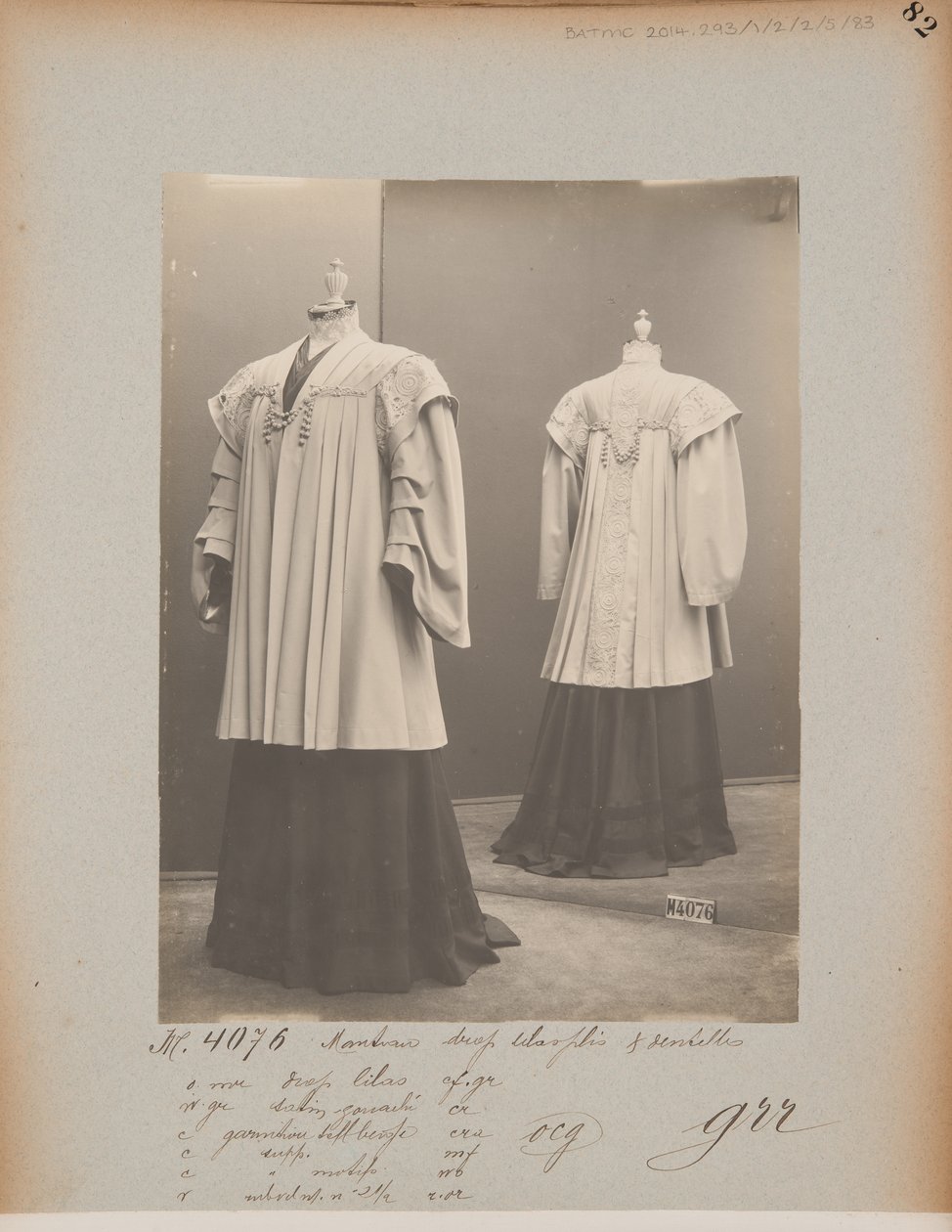 Albumsida: House of Worth, Coat av Photographer French