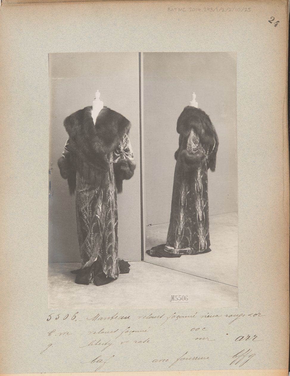 Albumsida: House of Worth, Evening Coat av Photographer French