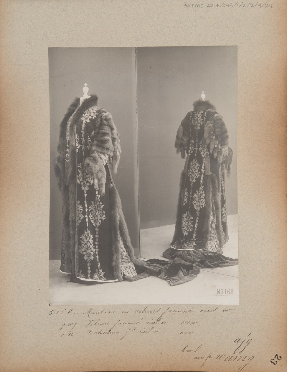 Albumsida: House of Worth, Evening Coat av Photographer French
