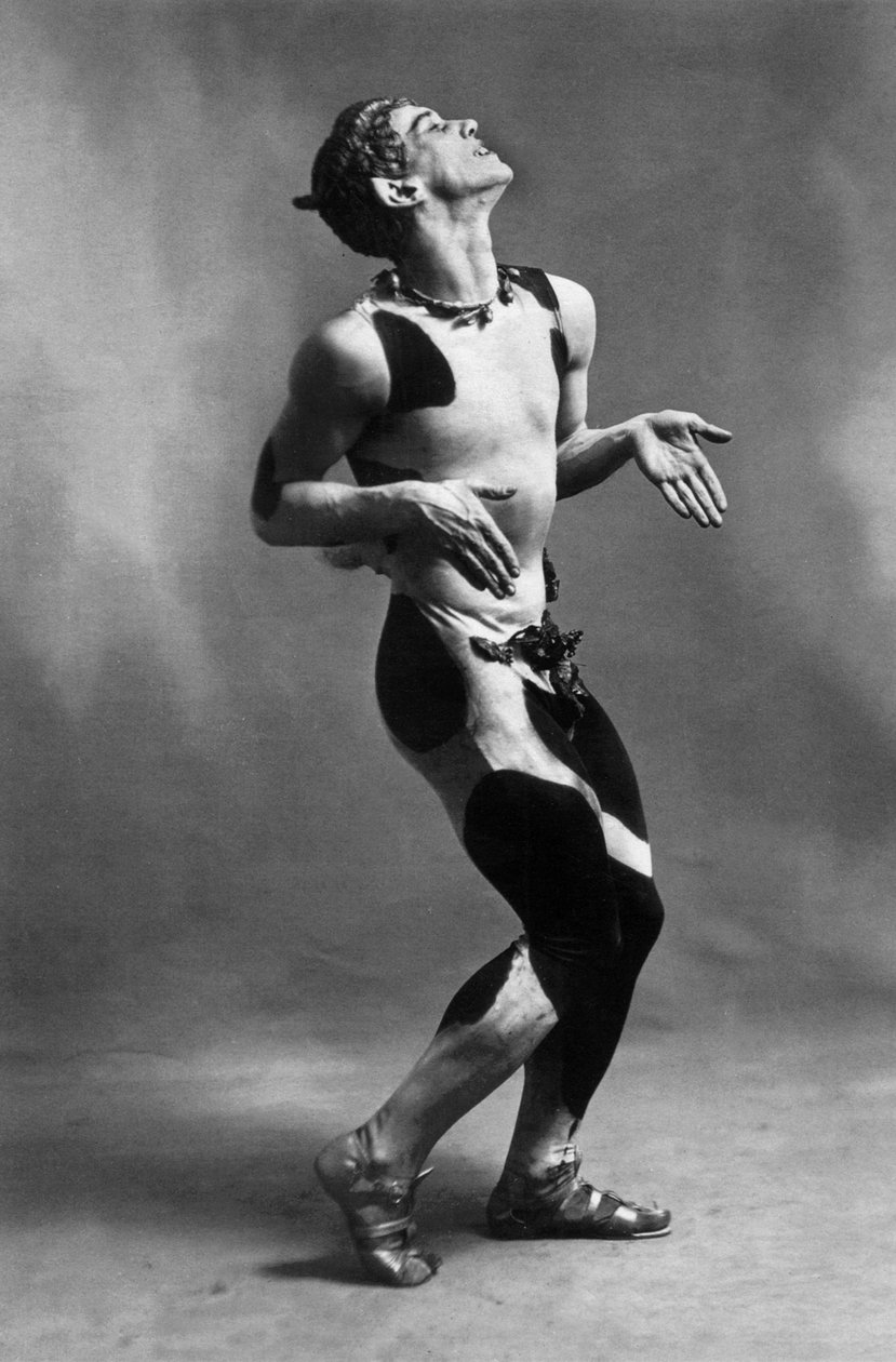 Vaslav Nijinsky som Faun i baletten "En fauns eftermiddag", Paris av Photographer French