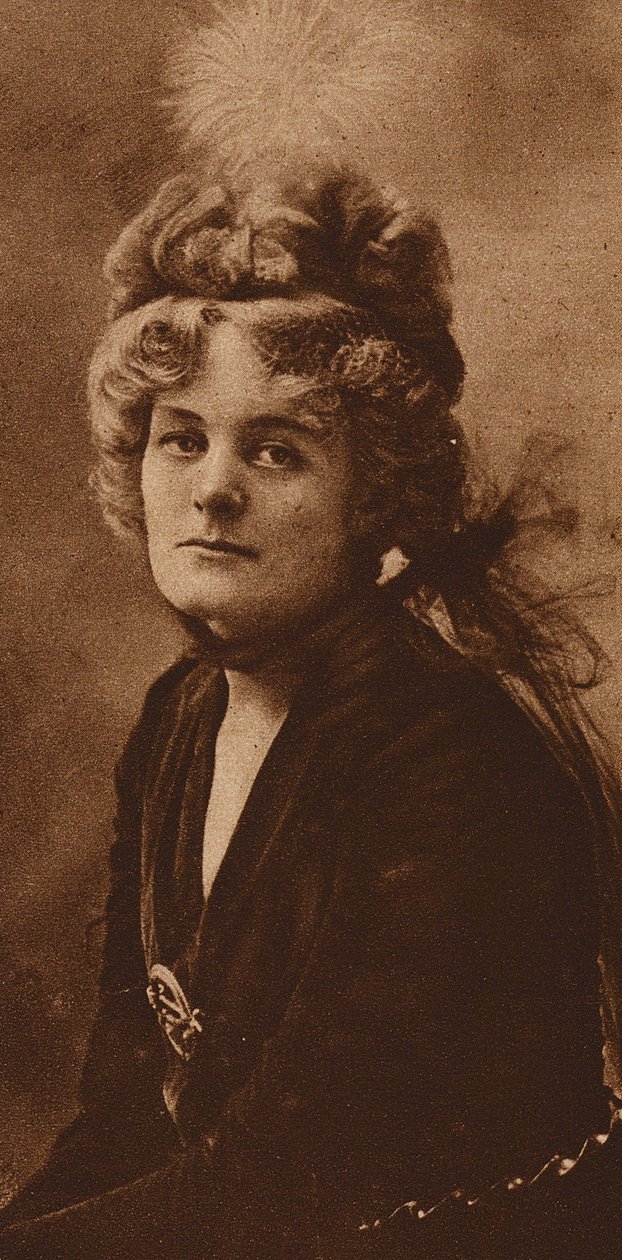 Maud Gonne MacBride, anglo-irländsk republikan (svartvitt foto) av Photographer Irish
