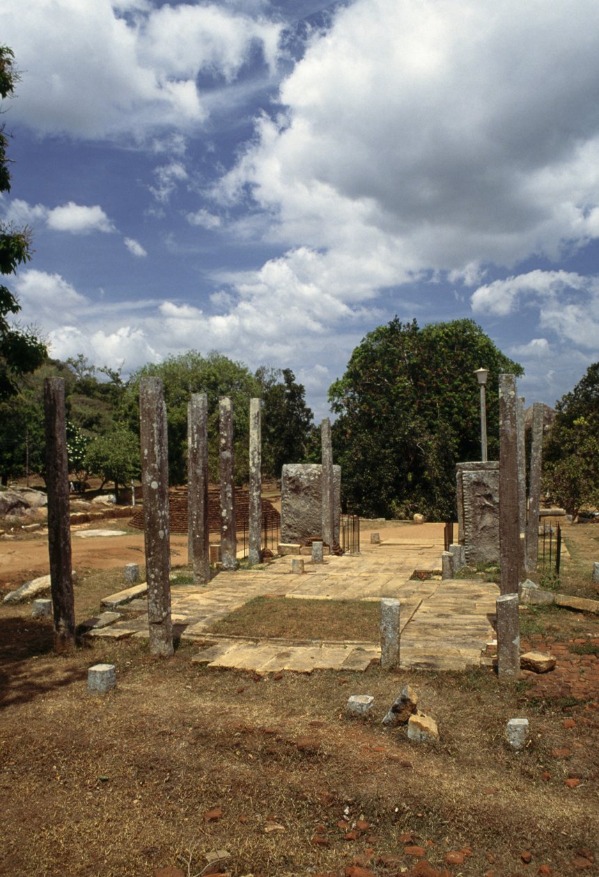 Relikkammare, Mihintale, nära Anuradhapura, Sri Lanka av Blaise Nicolas Le Sueur