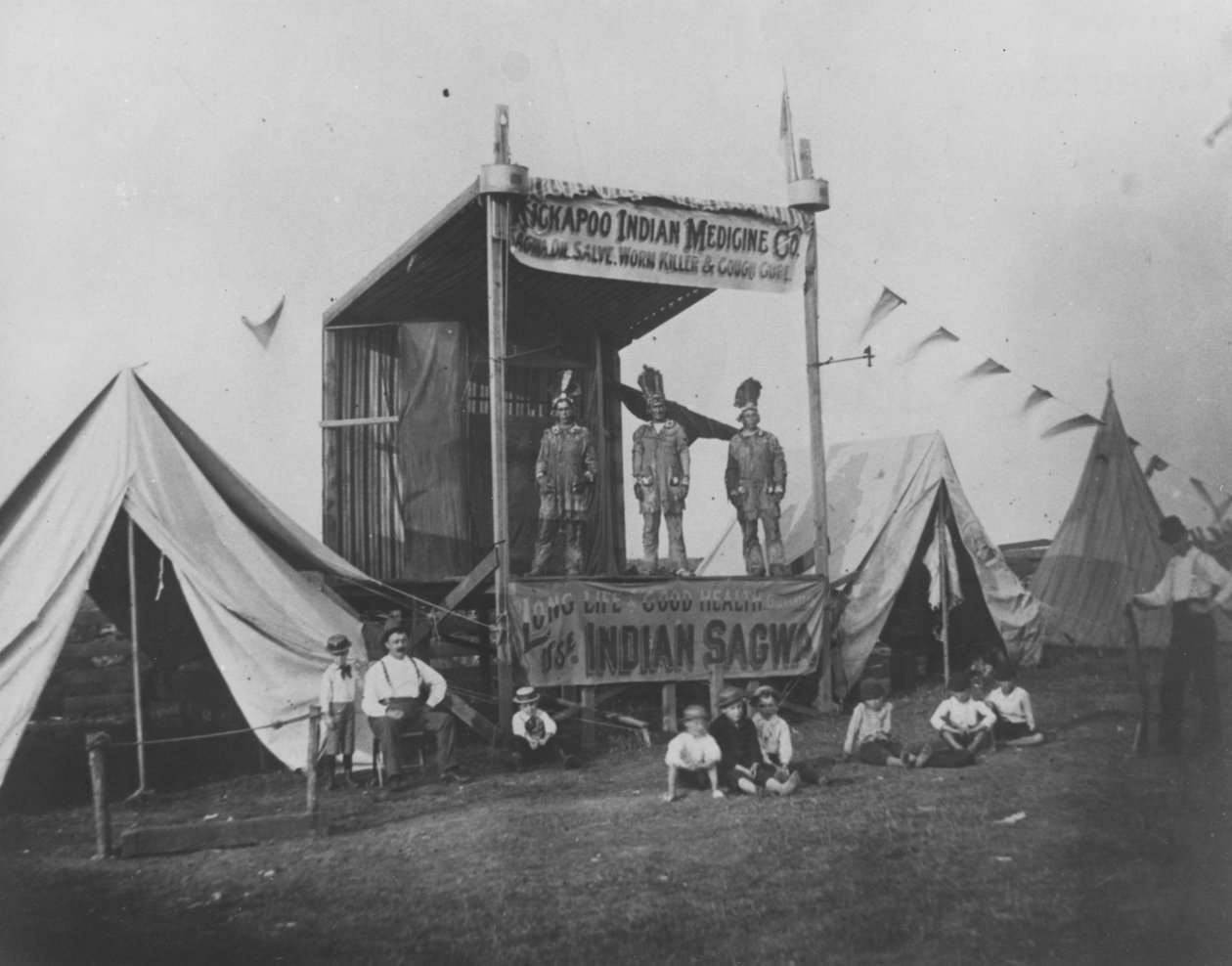 Kickapoo Indian Medicine Company, 1892 av Pierre A. Gentieu