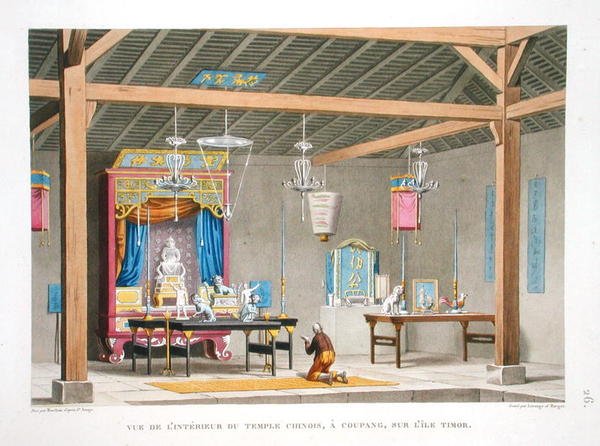 Vy över interiören av det kinesiska templet i Kupang, på ön Timor, från "Voyage autour du Monde (1817-20)", av Louis Claude Desaulses de Freycinet (1779-1842) graverad av Lerouge and Forget, publicerad 1822- 24 (färg litho) av Pierre Antoine (after) Marchais