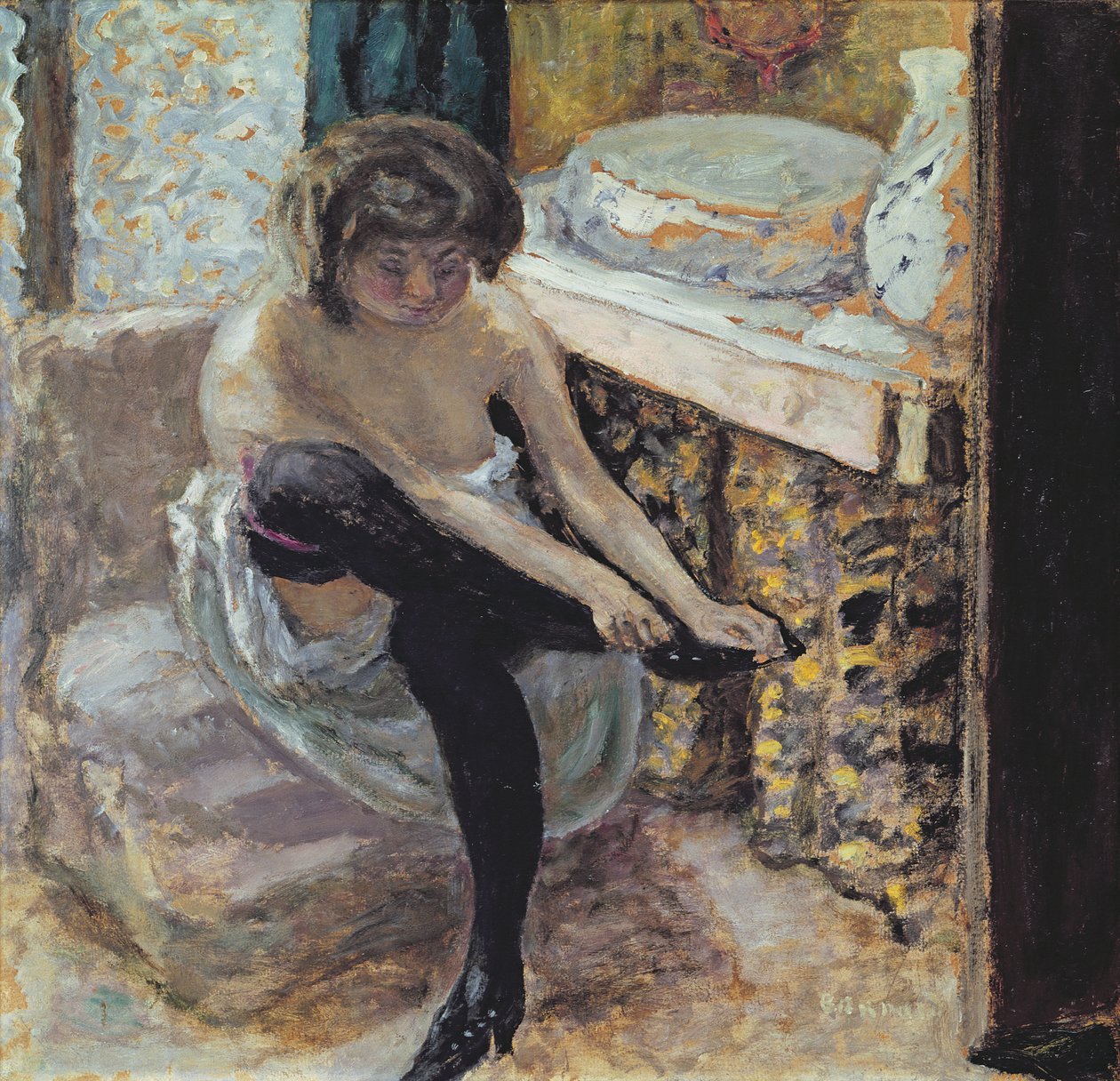 Kvinna med svarta strumpor eller, kvinna vid hennes toalett, ca 1900 (olja på kort) av Pierre Bonnard