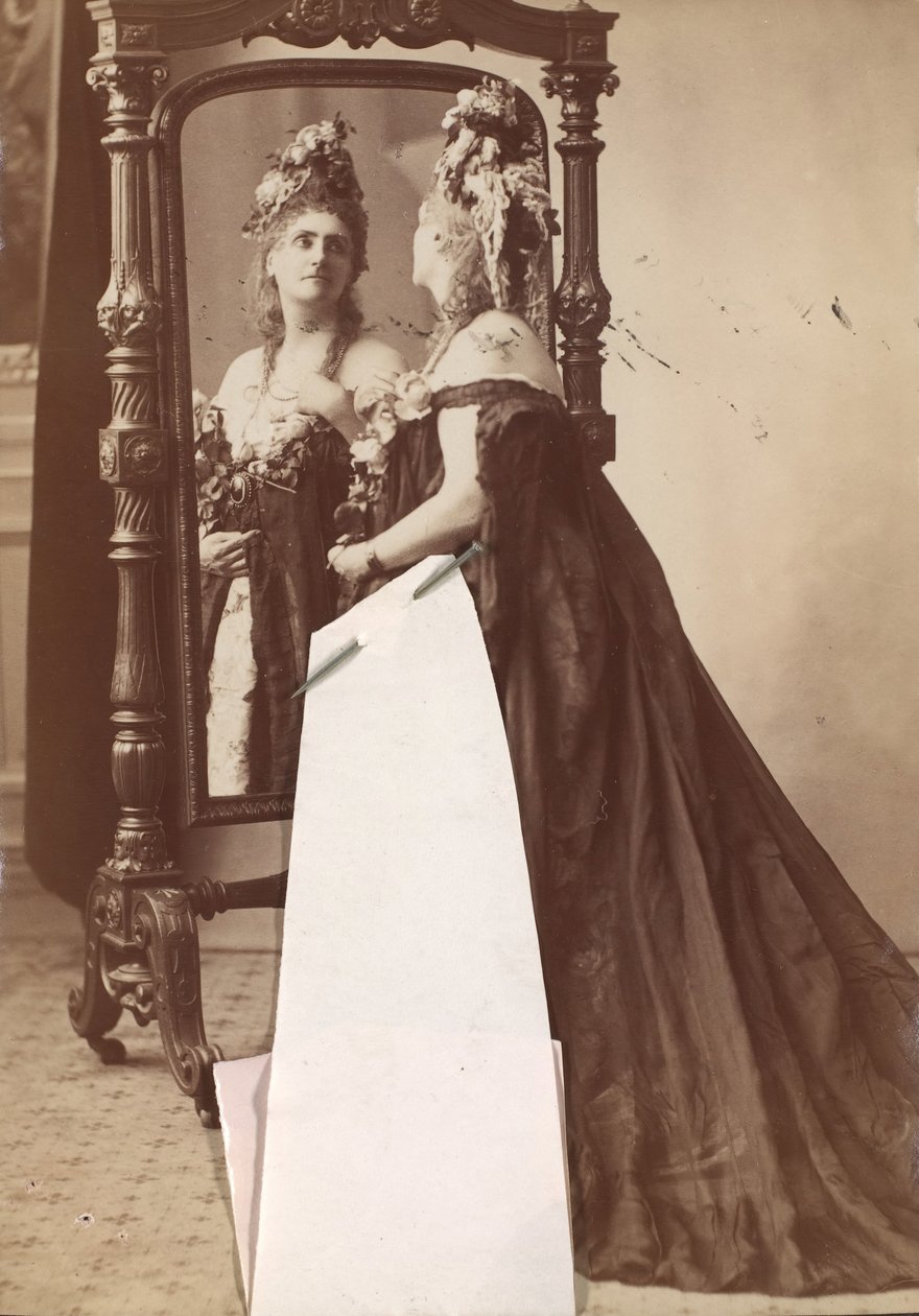 [Grevinna de Castiglione], 1895. av Pierre Louis Pierson