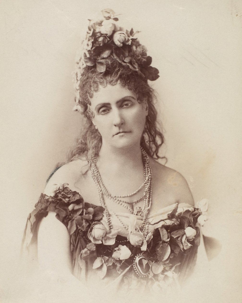 [Grevinna de Castiglione], 1895. av Pierre-Louis Pierson