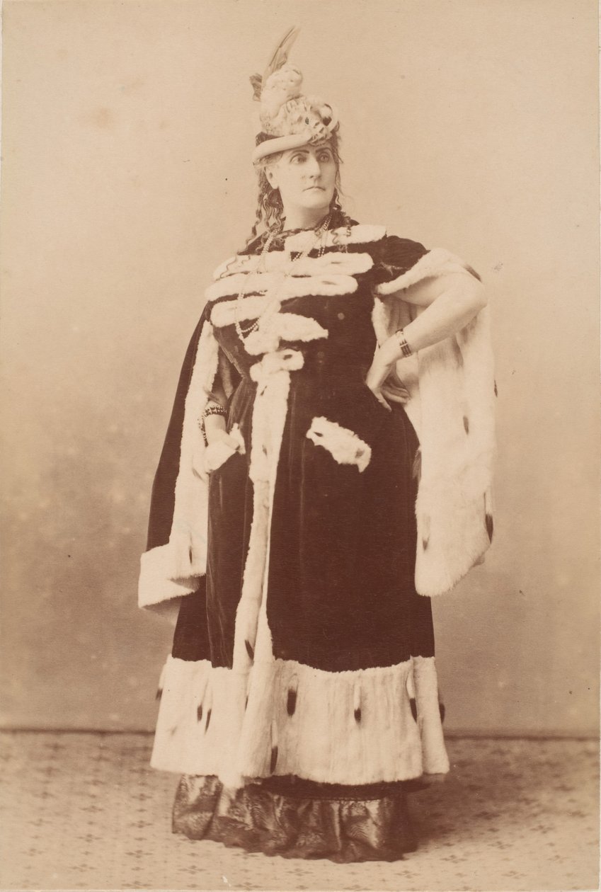 [La Comtesse in Hermelin Cape], 1860-talet. av Pierre Louis Pierson