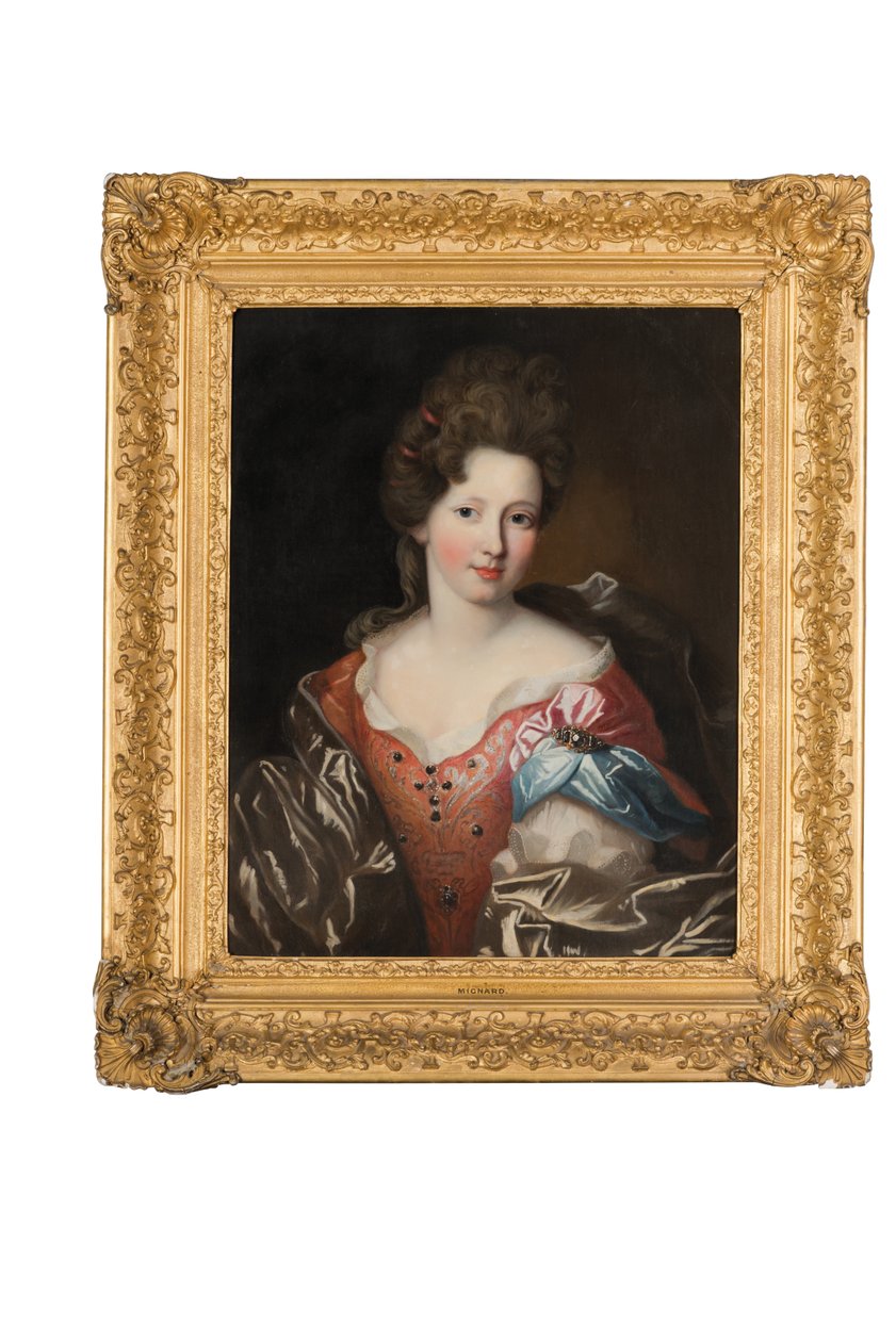 Porträtt av Madame Valentinous, halvlångt, i en röd broderad klänning med en blå och grå omlott av Pierre Mignard