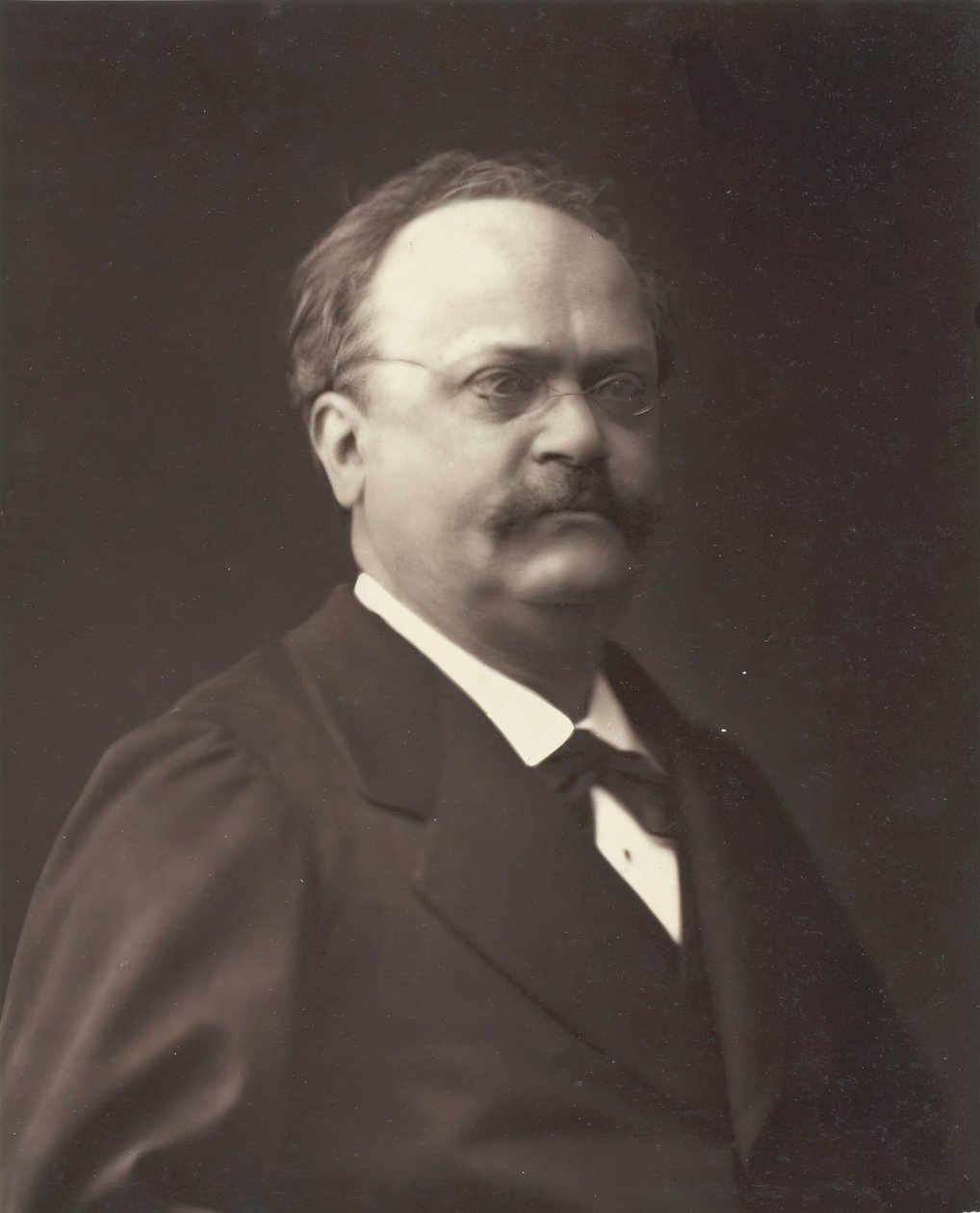 Charles Lecoq, [fransk operakompositör], ca. 187684. av Pierre Petit