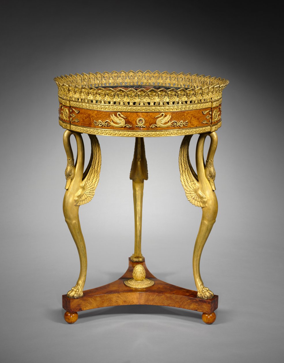 Blomsterställ (Jardinière), ca 1800 (trä med fästen i förgylld brons) av Pierre Philippe Thomire