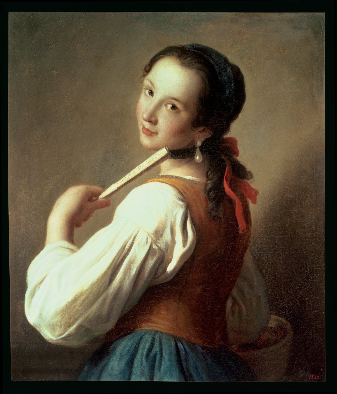 Ung flicka som bär ett pärlörhänge av Pietro Antonio Rotari