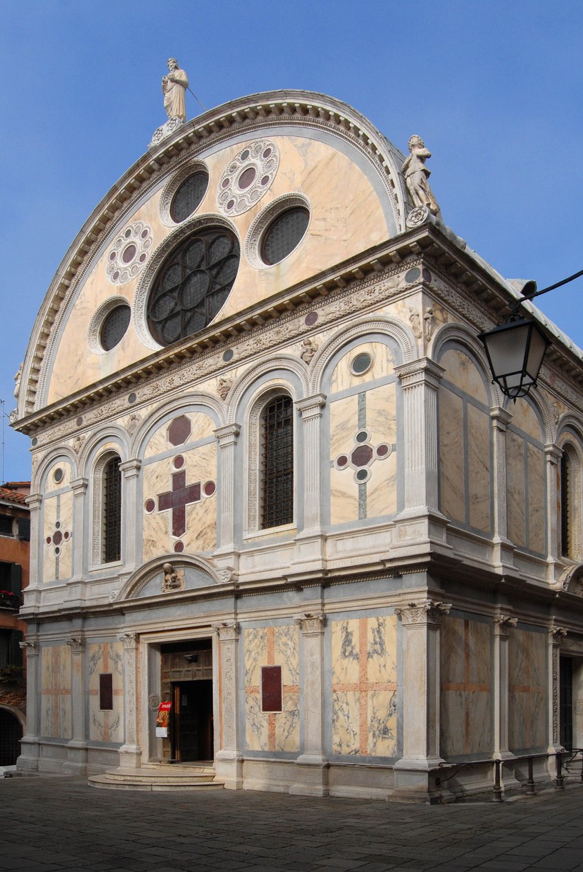 Utsikt över kyrkan Santa Maria dei Miracoli i Venedig (Venezia) 2007 av Pietro Lombardo och hans söner. av Pietro Tullio and Antonio I Lombardo