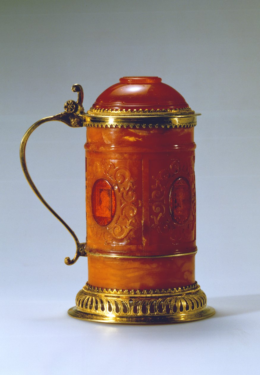 Tankard, verkstad av George Schreiber och Andrew Mayer, Krolewiec, ca 1610 (bärnsten) av Polish School