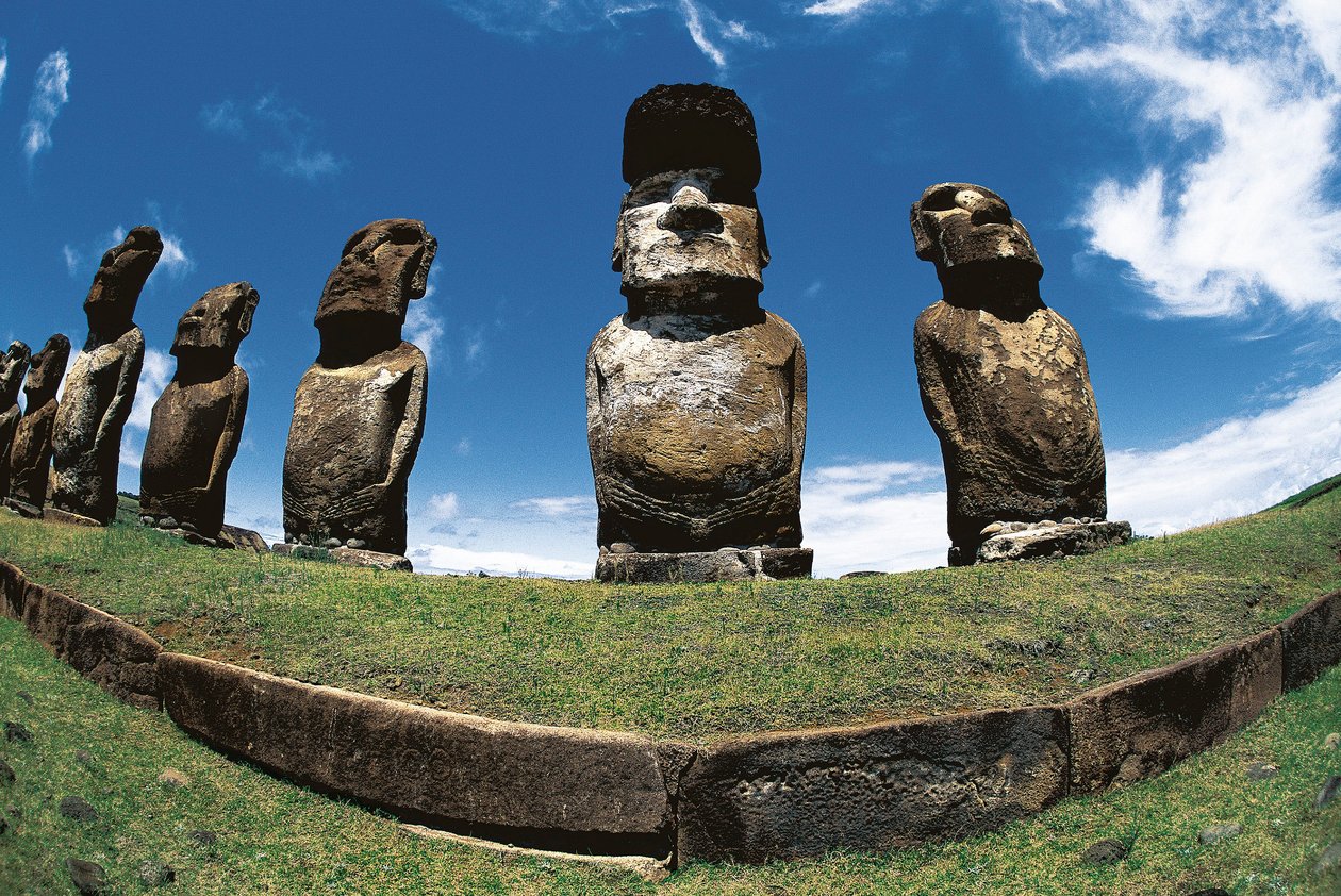 Moai-statyer, Rapa Nui National Park, Påskön, Chile av Polynesian Polynesian