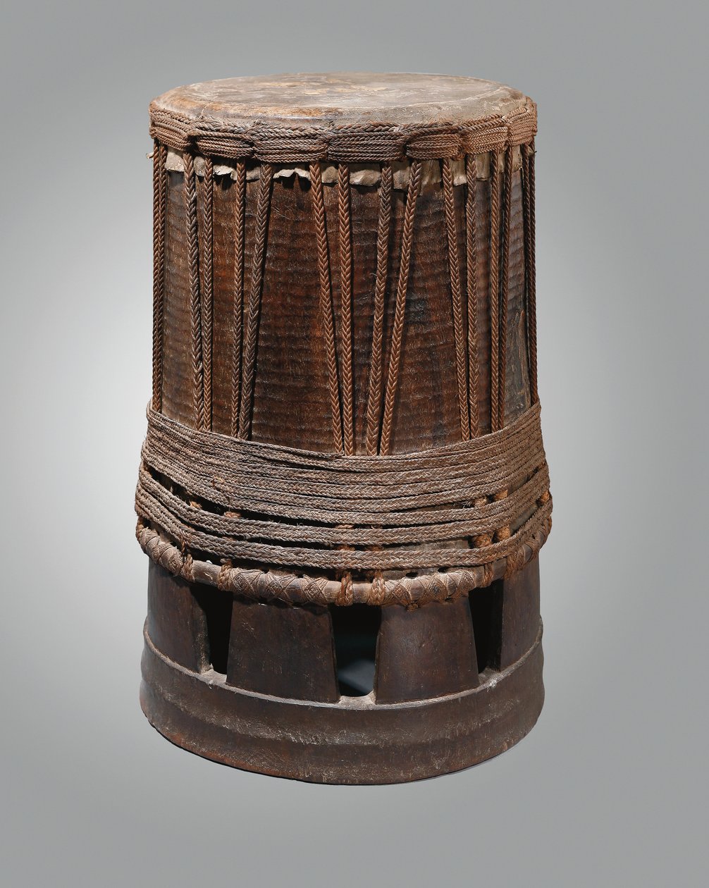 Tambour, Pahu, från Marquesasöarna (trä och snöre) av Polynesian Polynesian