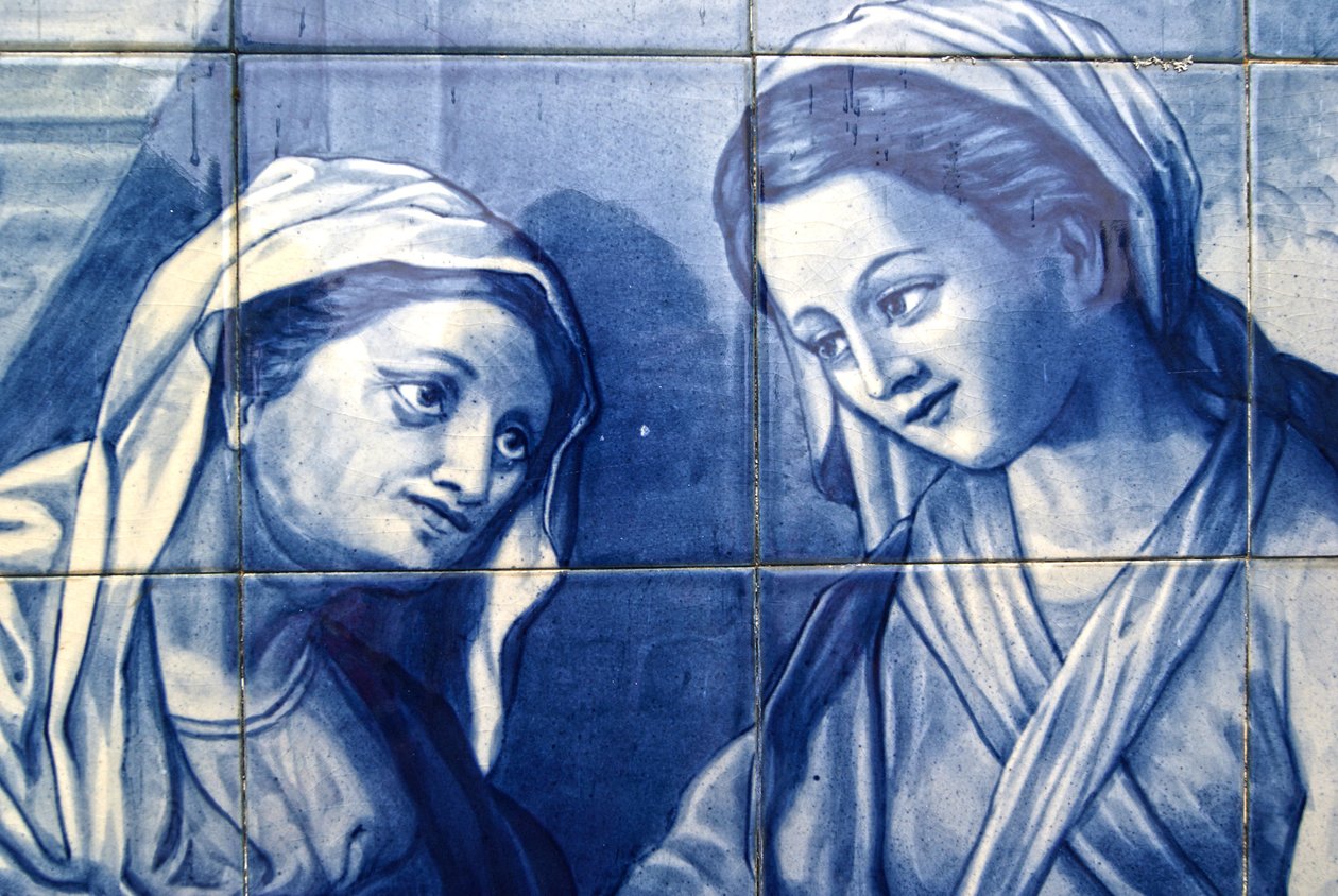 Detalj av Maria som möter gästgivarens fru, dekorativ panel som visar Mary och Joseph anländer till värdshuset, Lamego, Portugal. 1738 (keramiska plattor) av Portuguese School
